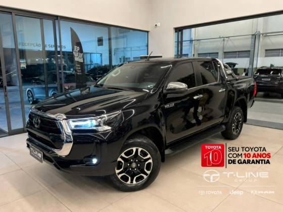 TOYOTA HILUX 2.8 D-4D TURBO DIESEL CD SRX 4X4 AUTOMÁTICO